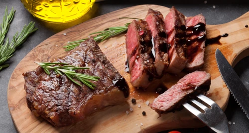 Perfekt gegrillt – so gelingt das Steak wie...